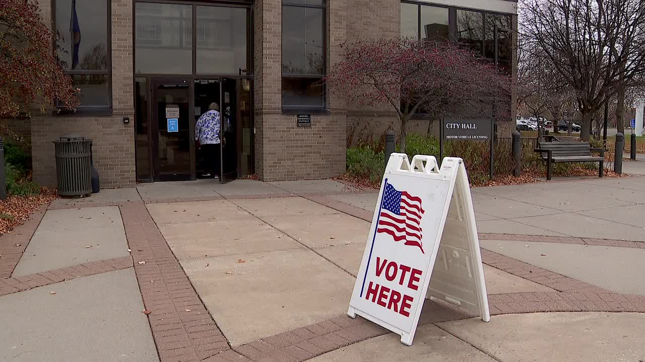 Voters in Minneapolis participating in early voting.